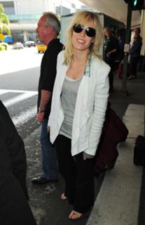 Natasha Bedingfield feet photo thumbnail