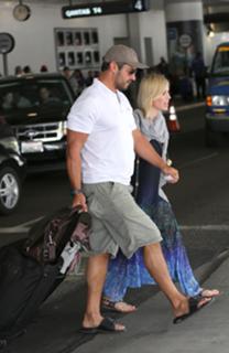 Natasha Bedingfield feet photo thumbnail