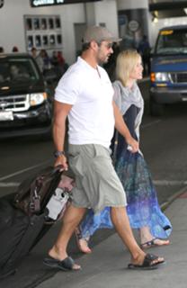 Natasha Bedingfield feet photo thumbnail