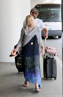Natasha Bedingfield feet photo thumbnail