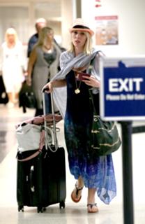 Natasha Bedingfield feet photo thumbnail