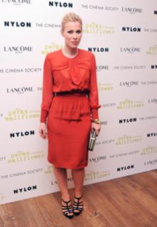 Natasha Bedingfield feet photo thumbnail