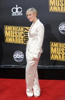 Natasha Bedingfield feet photo thumbnail