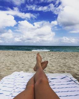 Natasha Bertrand feet photo 8