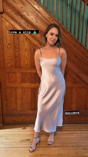 Natasha Bertrand feet photo 10