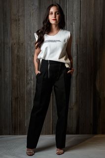 Natasha Dupeyrón feet photo thumbnail