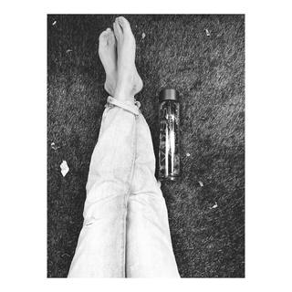 Natasha Dupeyrón feet photo thumbnail