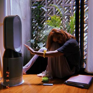 Natasha Dupeyrón feet photo thumbnail