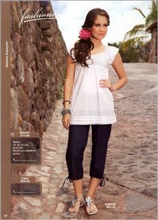 Natasha Dupeyrón feet photo thumbnail
