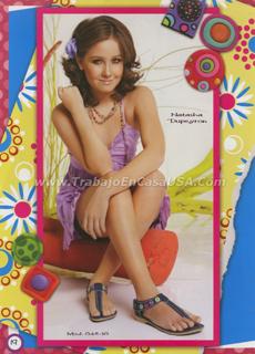 Natasha Dupeyrón feet photo thumbnail