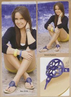 Natasha Dupeyrón feet photo thumbnail