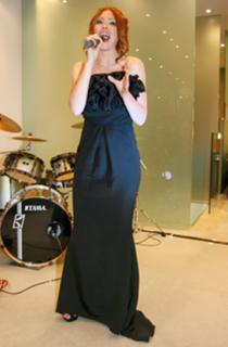 Natasha Hamilton feet photo thumbnail