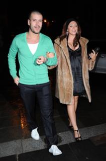 Natasha Hamilton feet photo thumbnail