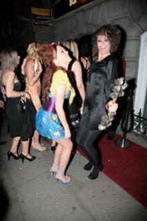 Natasha Hamilton feet photo thumbnail