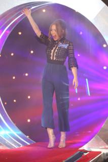 Natasha Hamilton feet photo thumbnail