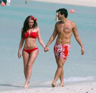 Natasha Hamilton feet photo thumbnail