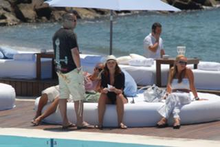 Natasha Hamilton feet photo thumbnail
