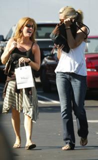 Natasha Henstridge feet photo thumbnail
