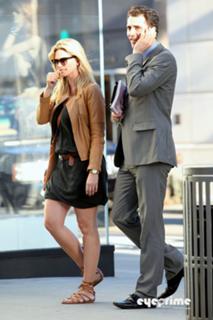 Natasha Henstridge feet photo thumbnail