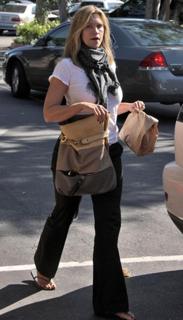 Natasha Henstridge feet photo thumbnail