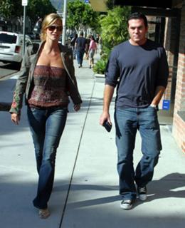 Natasha Henstridge feet photo thumbnail