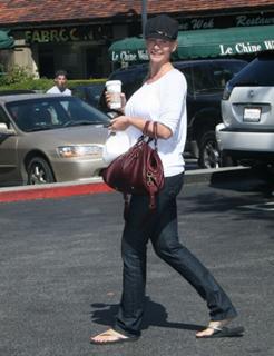 Natasha Henstridge feet photo thumbnail