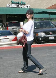 Natasha Henstridge feet photo thumbnail