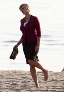 Natasha Henstridge feet photo thumbnail