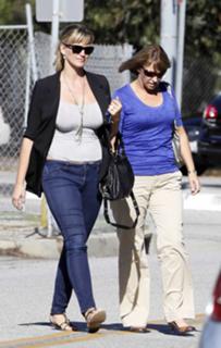 Natasha Henstridge feet photo thumbnail