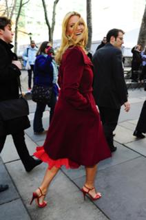 Natasha Henstridge feet photo thumbnail