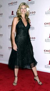 Natasha Henstridge feet photo thumbnail