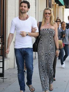 Natasha Henstridge feet photo thumbnail