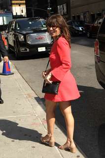 Natasha Leggero feet photo thumbnail
