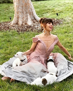 Natasha Leggero feet photo thumbnail