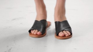 Natasha Liu Bordizzo feet photo thumbnail