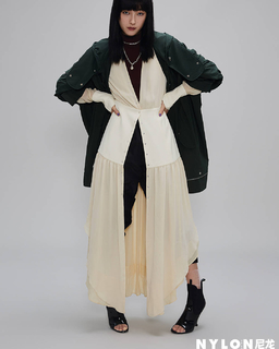 Natasha Liu Bordizzo feet photo thumbnail