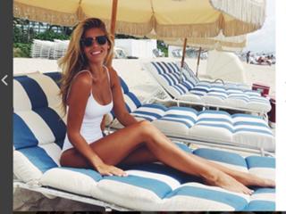 Natasha Oakley feet photo thumbnail