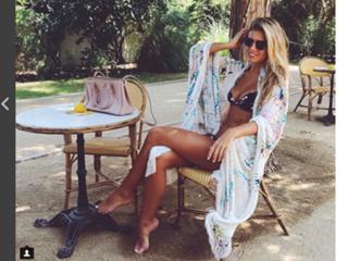 Natasha Oakley feet photo thumbnail