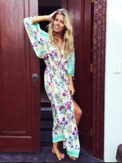 Natasha Oakley feet photo thumbnail