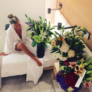 Natasha Oakley feet photo thumbnail
