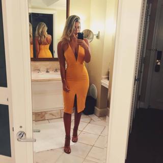 Natasha Oakley feet photo thumbnail
