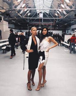 Natasha Oakley feet photo thumbnail