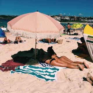 Natasha Oakley feet photo thumbnail