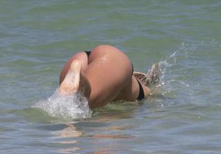 Natasha Oakley feet photo thumbnail