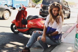 Natasha Oakley feet photo thumbnail