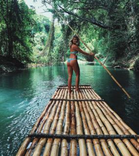 Natasha Oakley feet photo thumbnail