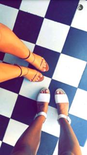 Natasha Oakley feet photo thumbnail