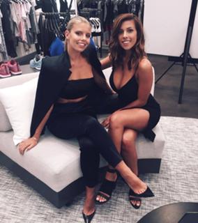 Natasha Oakley feet photo thumbnail
