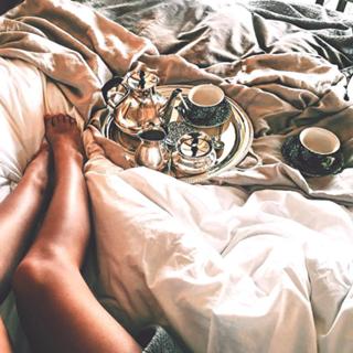 Natasha Oakley feet photo thumbnail