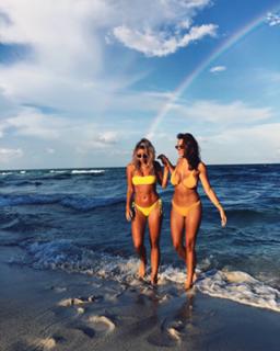 Natasha Oakley feet photo thumbnail